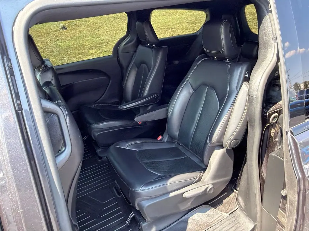 2022 Chrysler Pacifica - $22,248