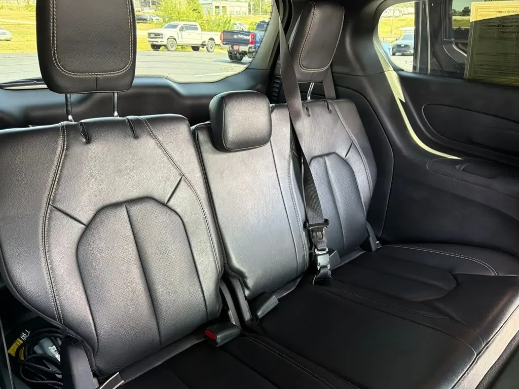 2022 Chrysler Pacifica - $22,248