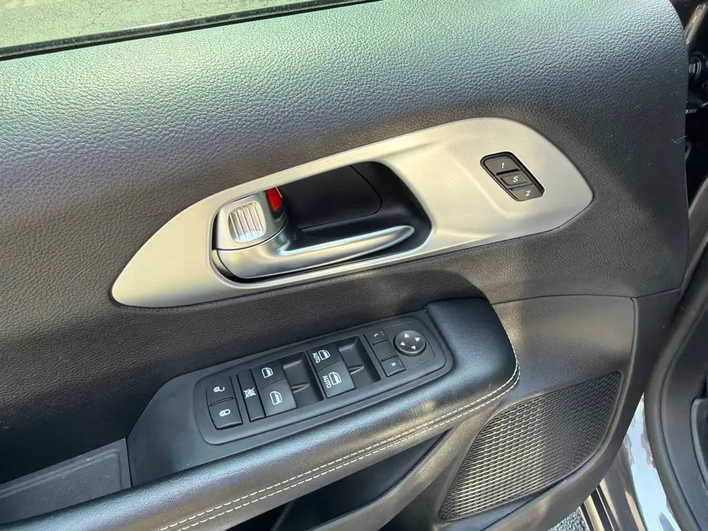2022 Chrysler Pacifica - $22,248