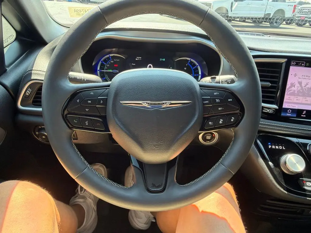 2022 Chrysler Pacifica - $22,248