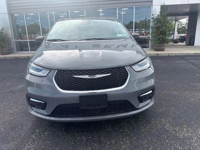 2023 Chrysler Pacifica - $21,923