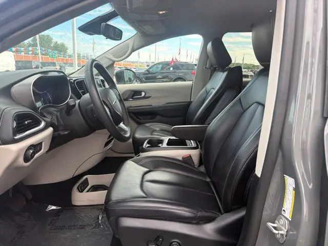 2023 Chrysler Pacifica - $21,923