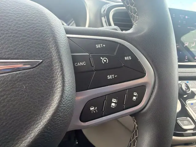 2023 Chrysler Pacifica - $21,923