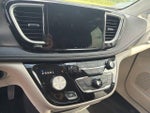 2023 Pacifica Plug-In Hybrid Thumbnail 6