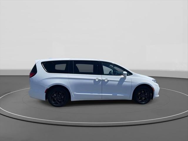 2022 Chrysler Pacifica - $26,863