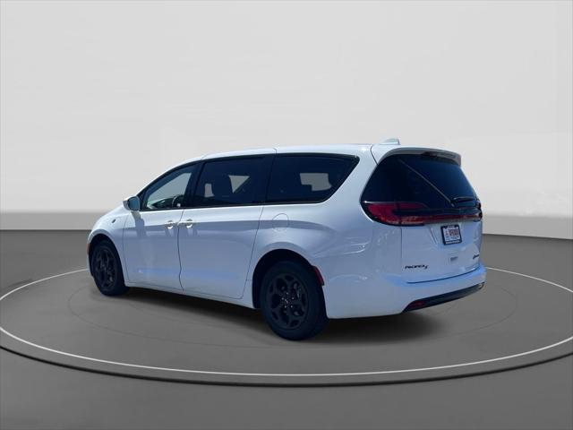2022 Chrysler Pacifica - $26,863