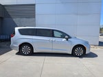 2023 Pacifica Plug-In Hybrid Thumbnail 3