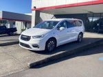 2022 Pacifica Hybrid Thumbnail 4