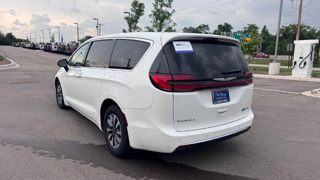 2023 Chrysler Pacifica Plug-In Hybrid Touring L