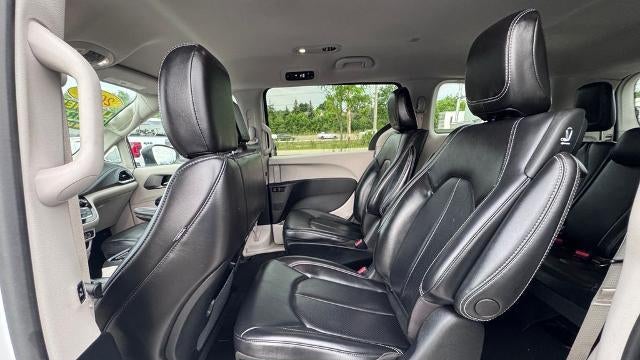 2023 Chrysler Pacifica Plug-In Hybrid Touring L