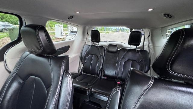 2023 Chrysler Pacifica Plug-In Hybrid Touring L