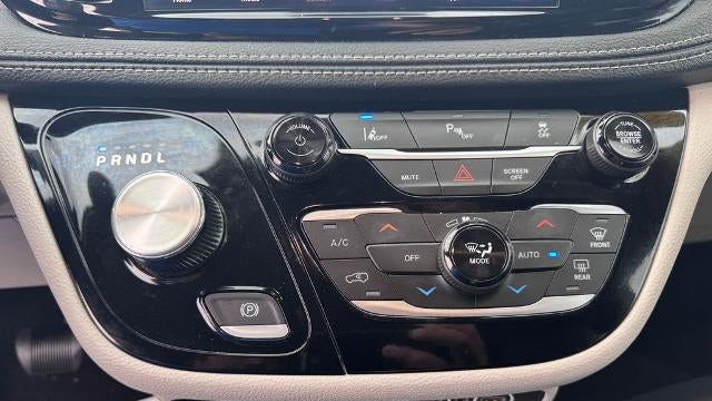 2023 Chrysler Pacifica Plug-In Hybrid Touring L
