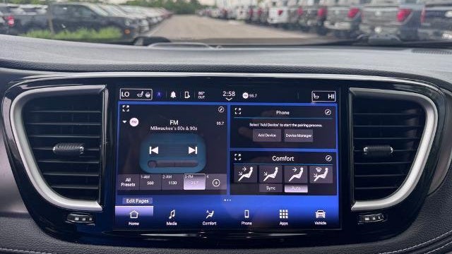 2023 Chrysler Pacifica Plug-In Hybrid Touring L
