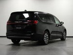 2023 Pacifica Plug-In Hybrid Thumbnail 3