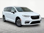 2023 Pacifica Plug-In Hybrid Thumbnail 3