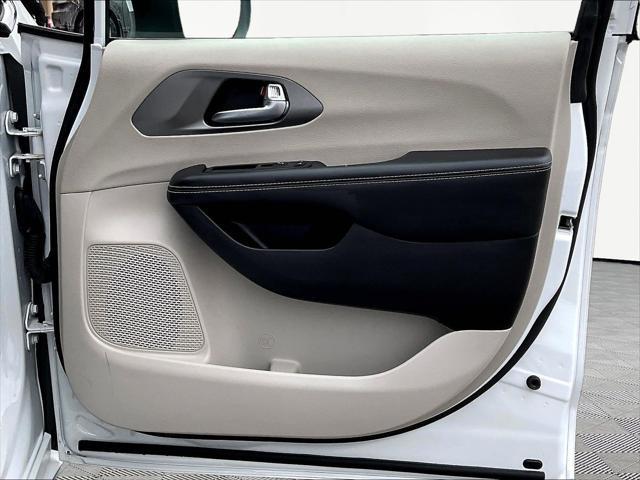 2023 Chrysler Pacifica - $18,475