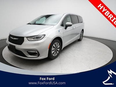 Photo of a 2023 Chrysler Pacifica Plug-In Hybrid Touring L 4DR Mini-Van for sale