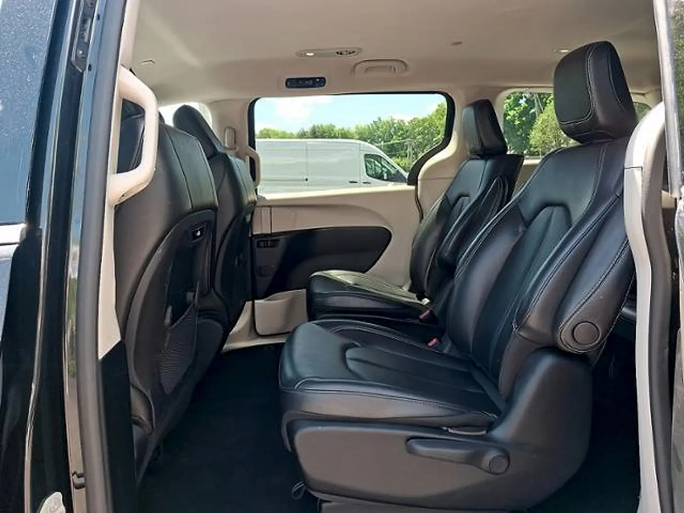 2023 Chrysler Pacifica - $22,988