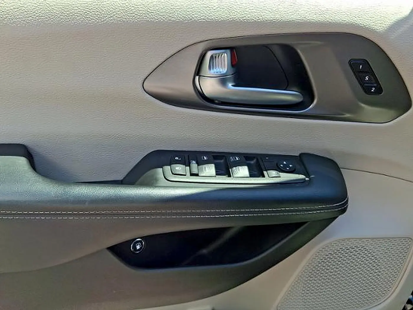 2023 Chrysler Pacifica - $22,988