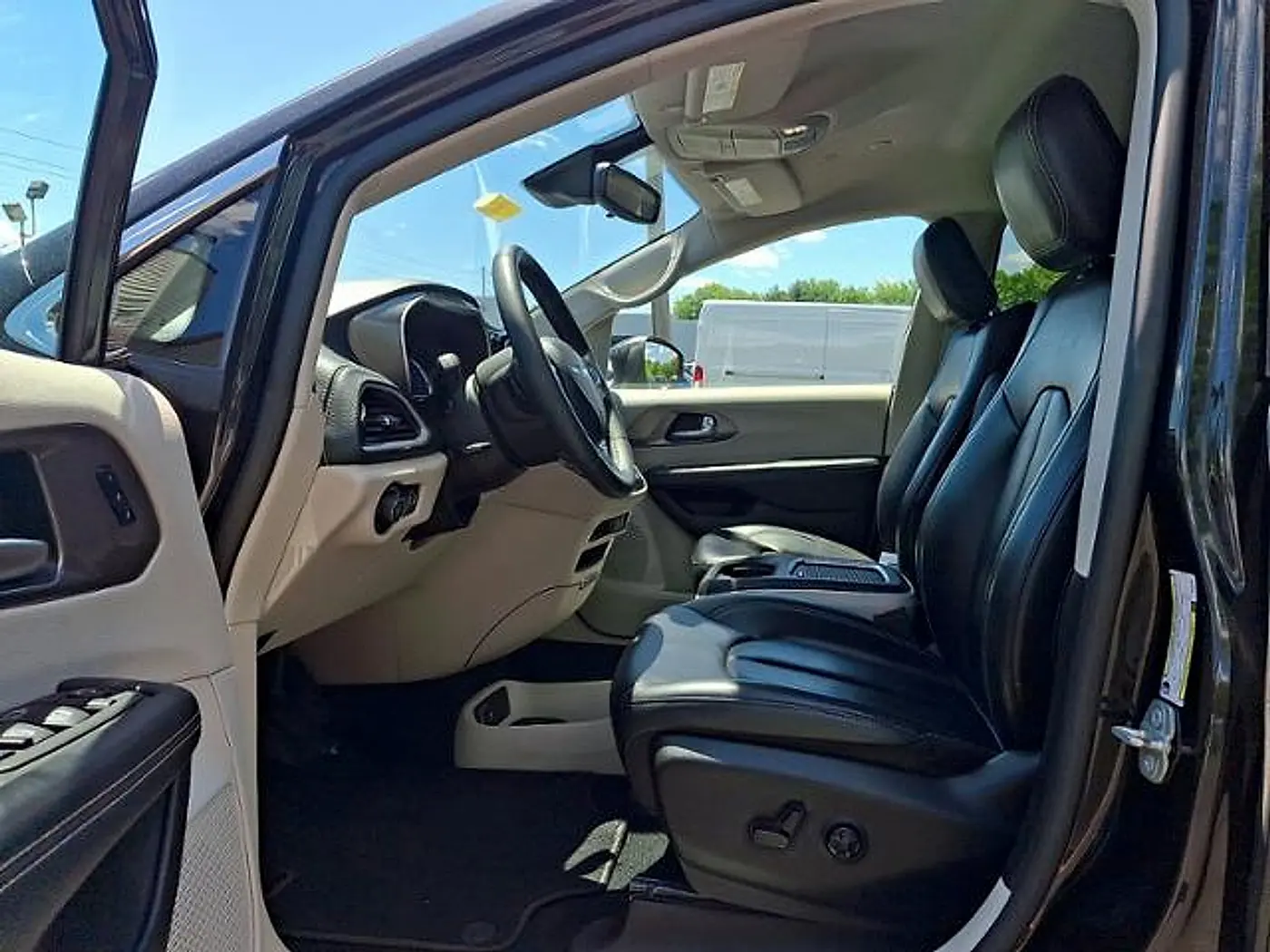 2023 Chrysler Pacifica - $22,988