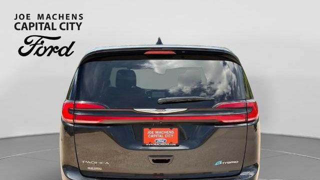 2022 Chrysler Pacifica Hybrid Touring L