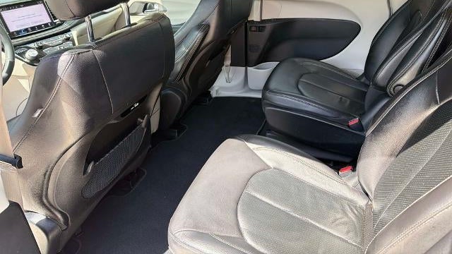 2022 Chrysler Pacifica Hybrid Touring L