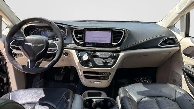2022 Chrysler Pacifica Hybrid Touring L