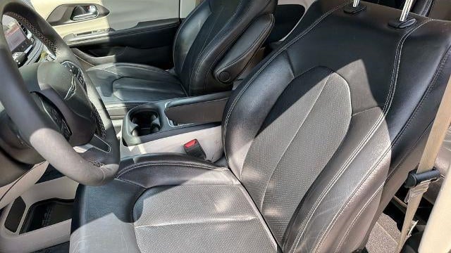 2022 Chrysler Pacifica Hybrid Touring L