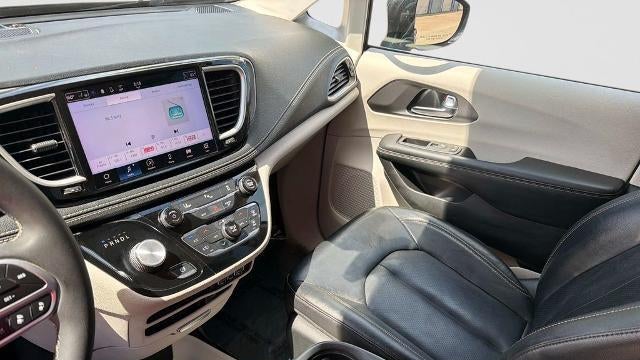 2022 Chrysler Pacifica Hybrid Touring L