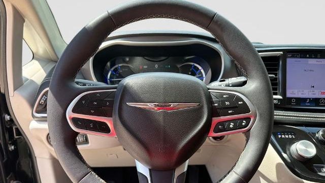 2022 Chrysler Pacifica Hybrid Touring L
