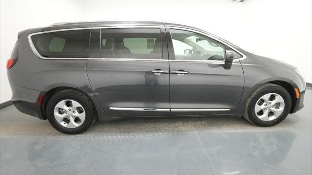 2018 Chrysler Pacifica Hybrid Touring L