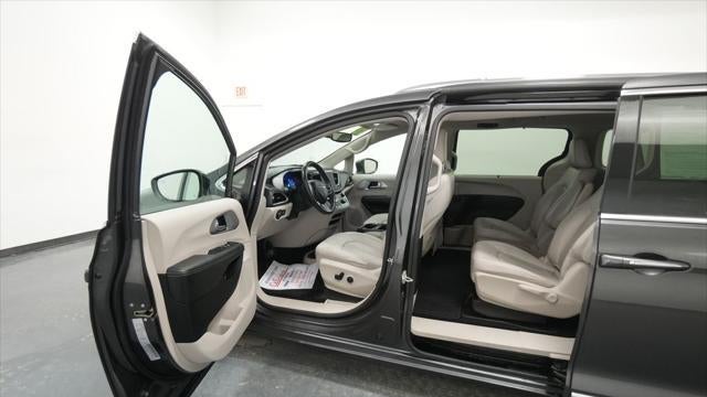 2018 Chrysler Pacifica Hybrid Touring L