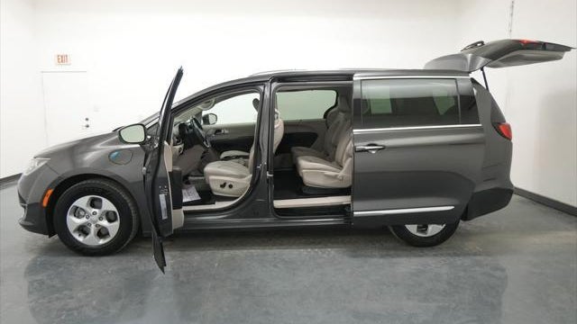 2018 Chrysler Pacifica Hybrid Touring L