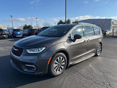 2021 Chrysler Pacifica Hybrid Touring L 4DR Mini-Van