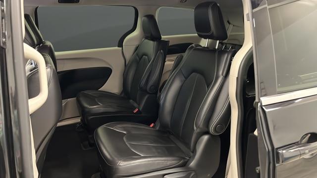 2022 Chrysler Pacifica Hybrid Touring L