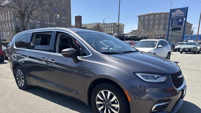 2023 Chrysler Pacifica Plug-In Hybrid Touring L