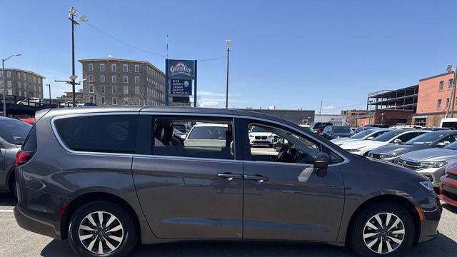 2023 Chrysler Pacifica Plug-In Hybrid Touring L