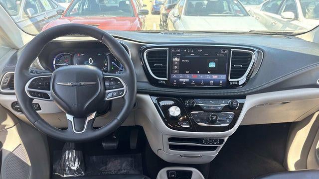 2023 Chrysler Pacifica Plug-In Hybrid Touring L