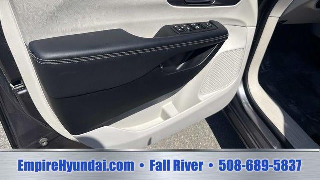 2023 Chrysler Pacifica Plug-In Hybrid Touring L