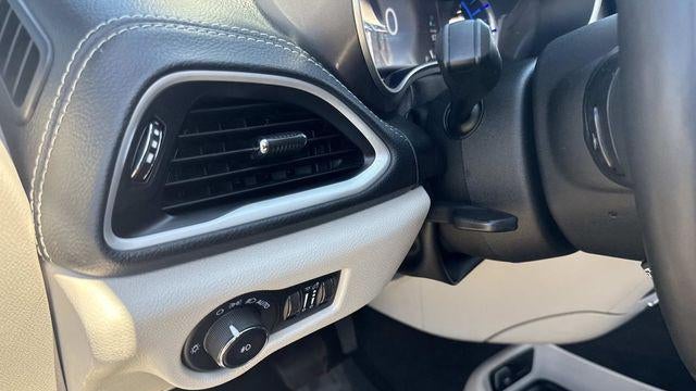 2023 Chrysler Pacifica Plug-In Hybrid Touring L
