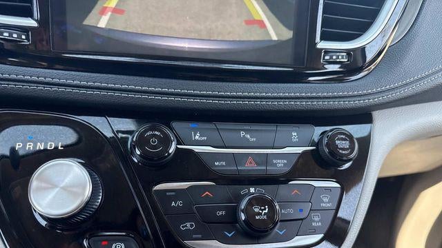 2023 Chrysler Pacifica Plug-In Hybrid Touring L