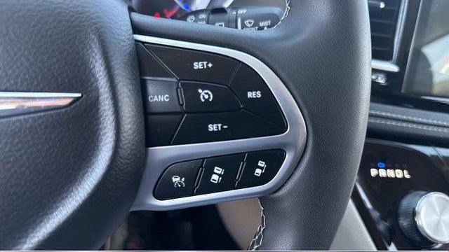 2023 Chrysler Pacifica Plug-In Hybrid Touring L