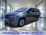 2023 Pacifica Plug-In Hybrid Thumbnail 1