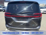 2023 Pacifica Plug-In Hybrid Thumbnail 4