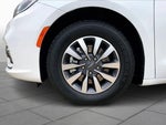 2023 Pacifica Plug-In Hybrid Thumbnail 10