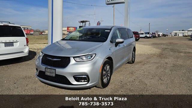 2023 Chrysler Pacifica Plug-In Hybrid Touring L