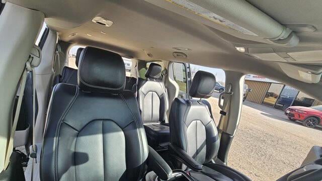 2023 Chrysler Pacifica Plug-In Hybrid Touring L