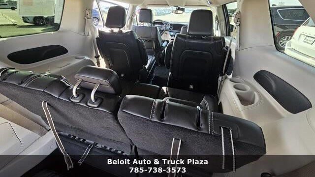2023 Chrysler Pacifica Plug-In Hybrid Touring L