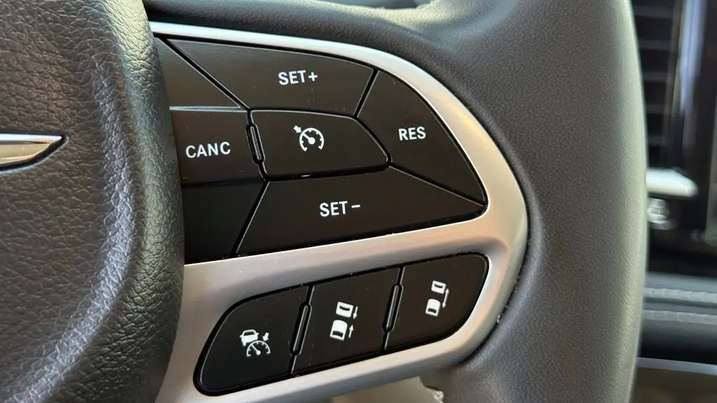 2023 Chrysler Pacifica Plug-In Hybrid Touring L