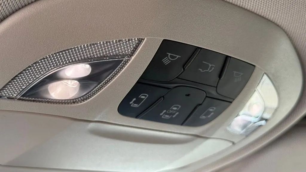 2023 Chrysler Pacifica Plug-In Hybrid Touring L